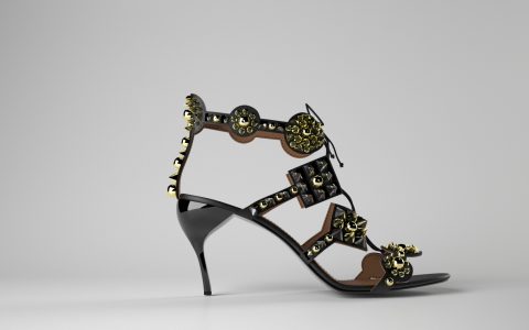 WOMAN_GOLDEN-DETAILS